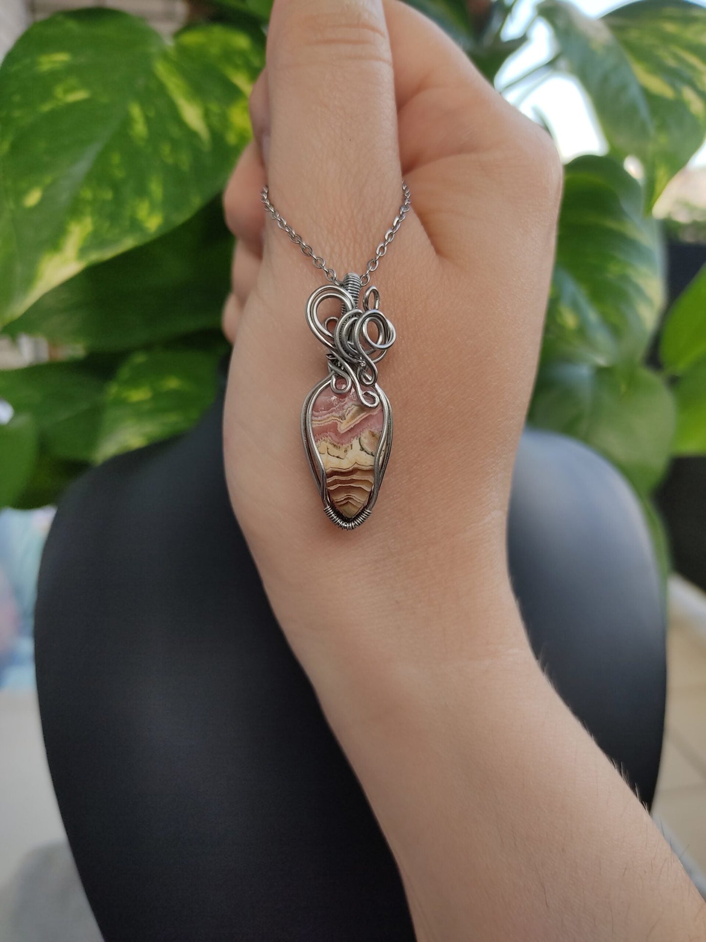 Колие от родонит