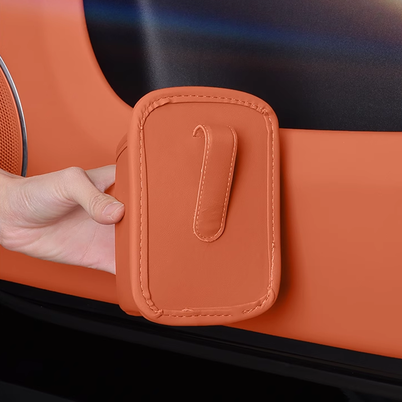 Кожена поставка за чаши Velora – лесна за инсталиране, възможна е персонализация на логото