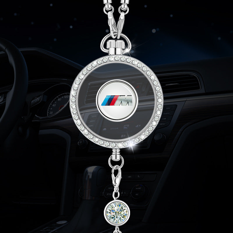 Висулка с лого за ароматерапия за кола, изработена от метал и диаманти
