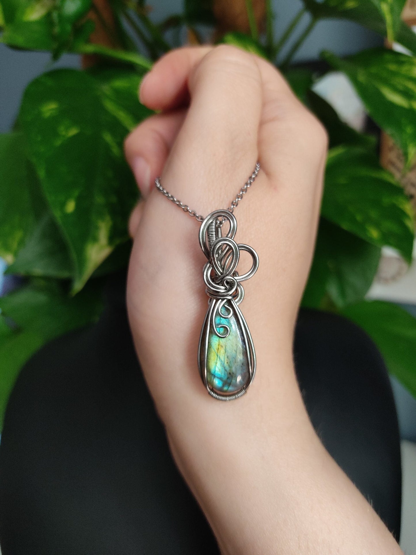 Колие лабрадорит Капка
