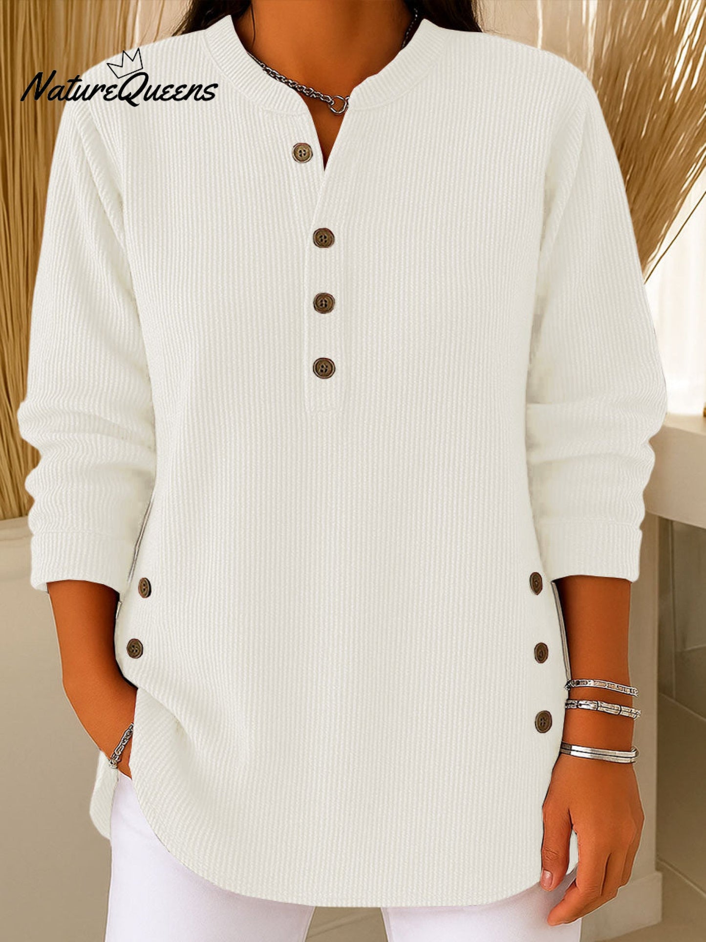 Дамски плетен пуловер с дълъг ръкав и свободна кройка в едноцветен цвят