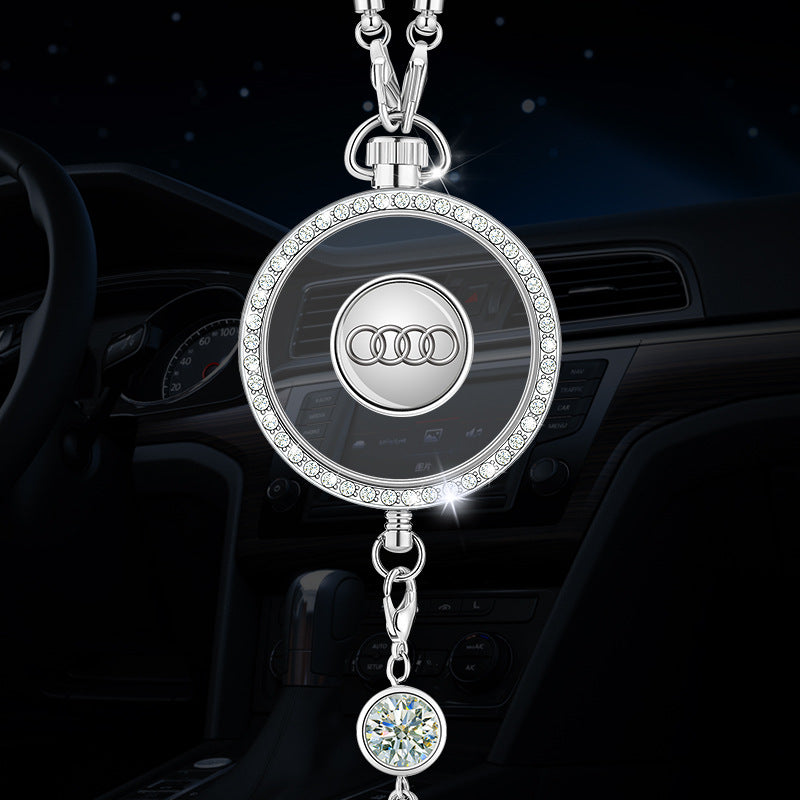 Висулка с лого за ароматерапия за кола, изработена от метал и диаманти
