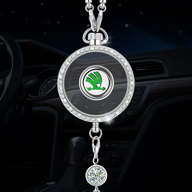 Висулка с лого за ароматерапия за кола, изработена от метал и диаманти