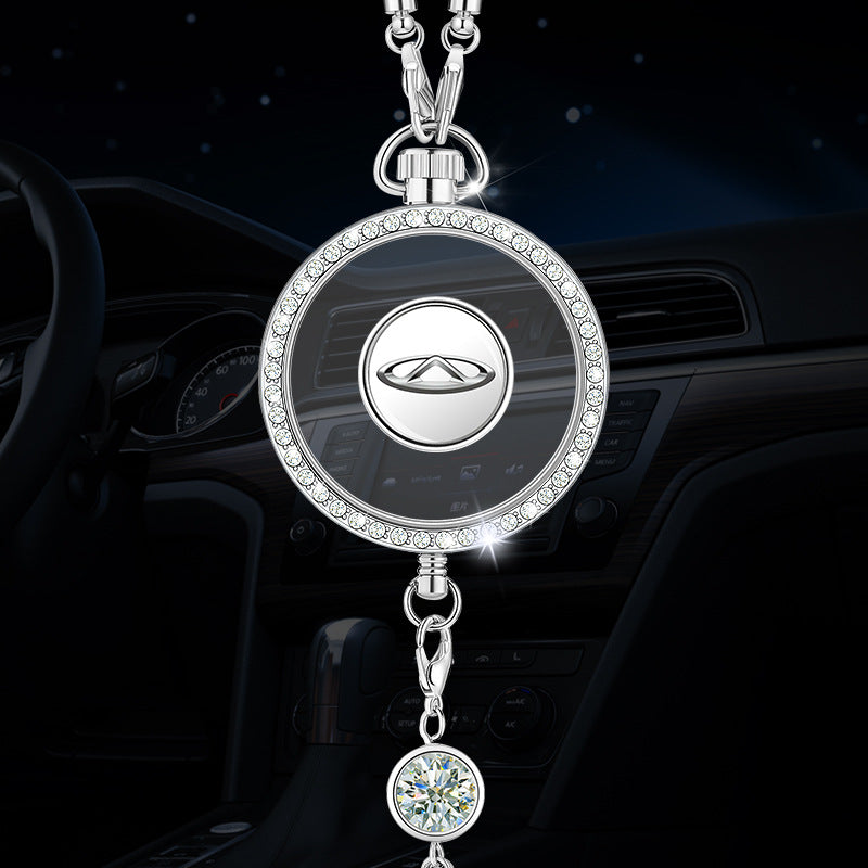 Висулка с лого за ароматерапия за кола, изработена от метал и диаманти