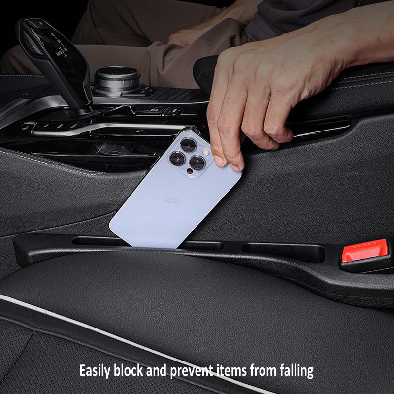 Тапа, която запечатва празнината между седалките на колата