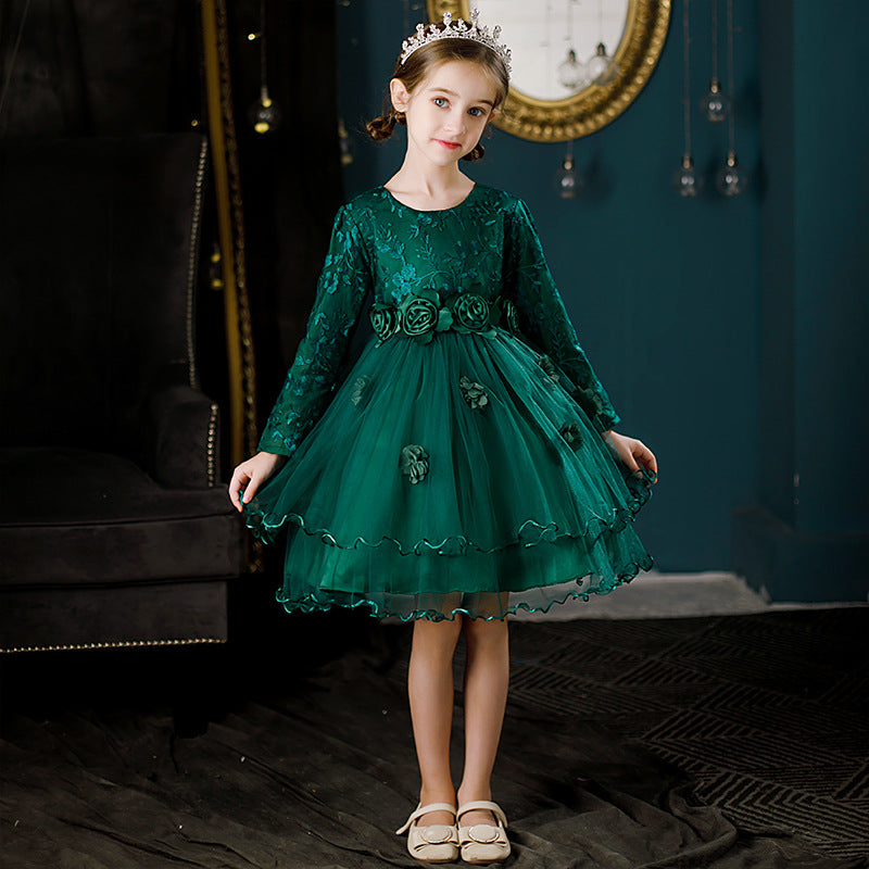 Детска рокля от пухкава прежда