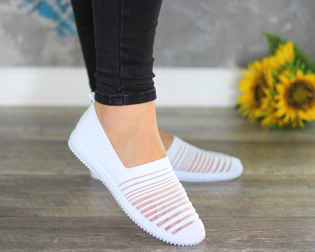 Дамски бели еластични маратонки от ликра all white air