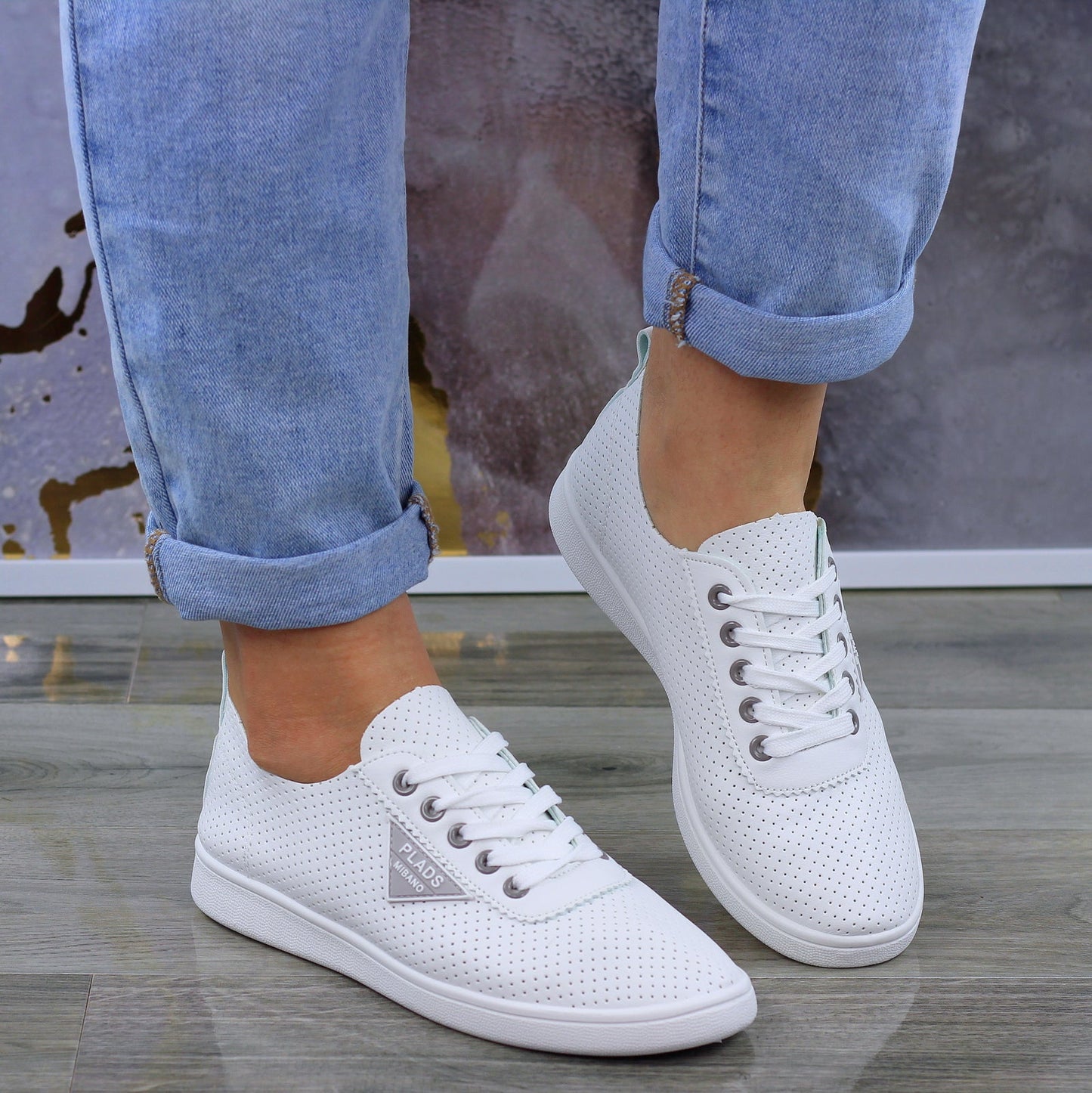 МОДНИ БЯЛО-СИВИ КОЖЕНИ ДАМСКИ КЕДОВЕ НА ДУПКИ Guss