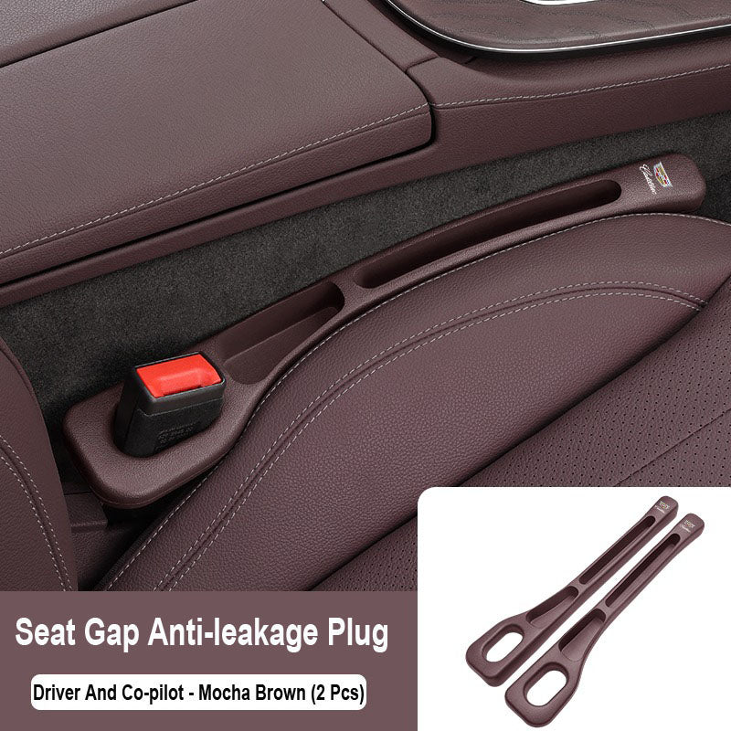 Тапа, която запечатва празнината между седалките на колата